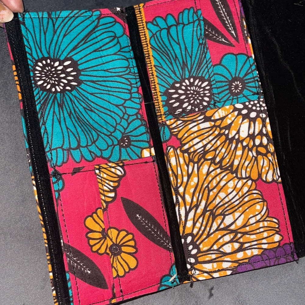 Handmade Printed Wallets - Picture 4 of 6